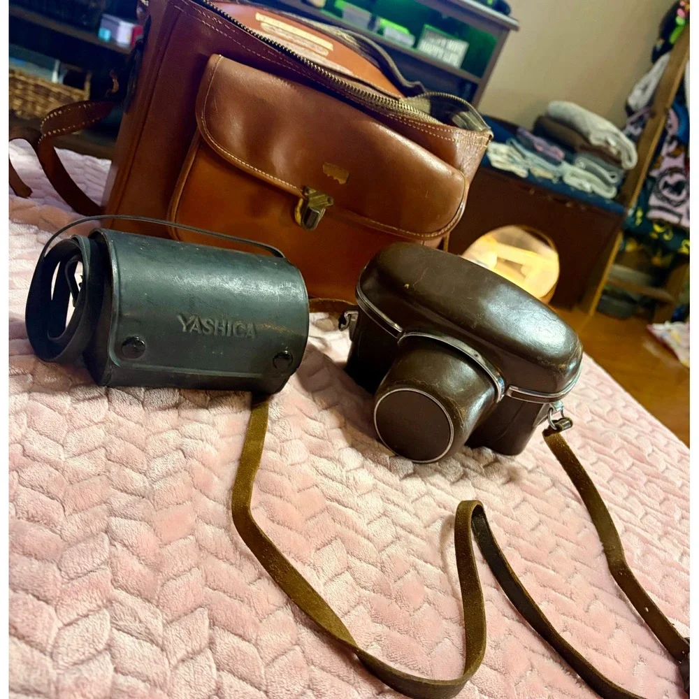 Vintage Minolta SR-2 35mm SLR Film Camera with 55mm f/1.8 Lens & Cases